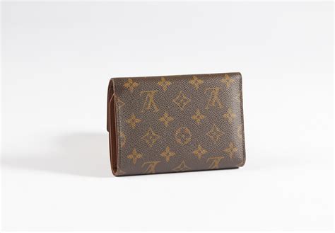 louis vuitton portafoglio rosso monogram|louis Vuitton Monogram.